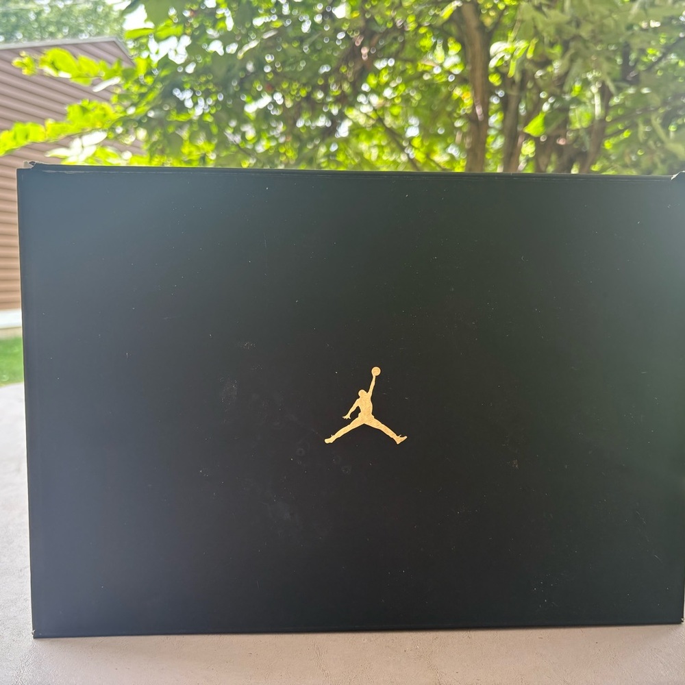 Jordan 11 - Picture 15 of 16